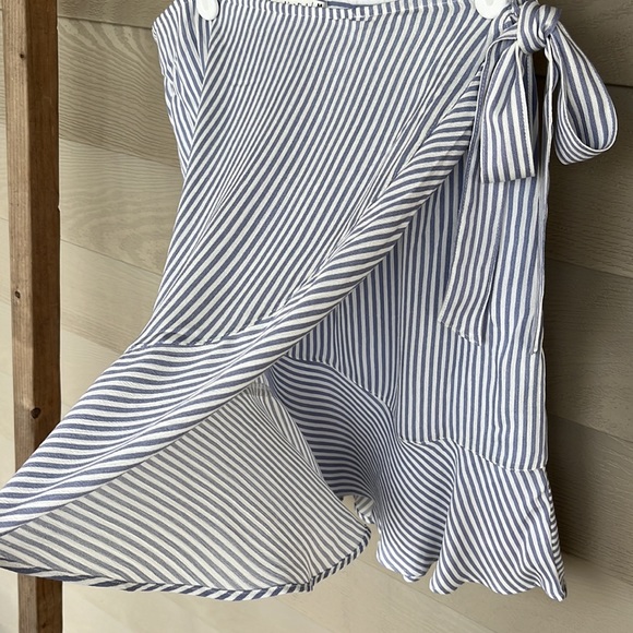 Abercrombie & Fitch lined Oxford blue stripe skirt with side zip & tie enclosure - Picture 3 of 5